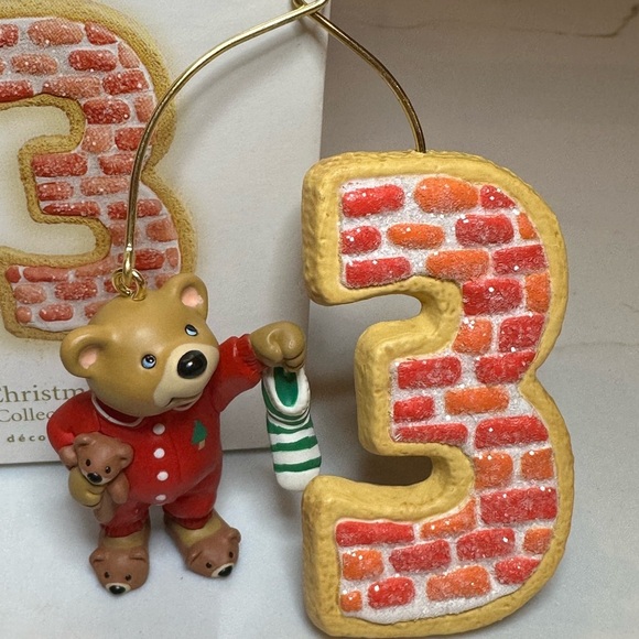 Hallmark Keepsake Ornament 2008 My Third Christmas Child's Age Collection - Picture 3 of 4